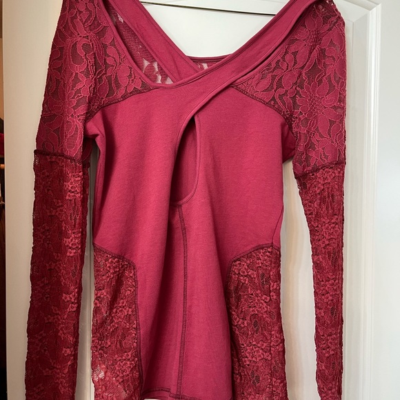 Free people sweet thing top. Used like new condition. Such a beautiful shirt! - Picture 2 of 3
